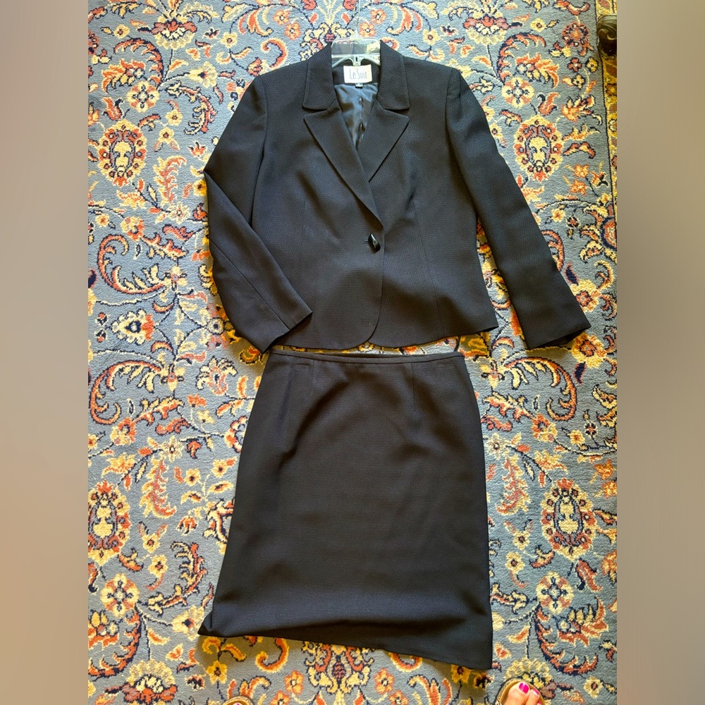 Le Suit Women's Black Skirt Suit Two-Piece Set